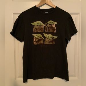 Disney Star Wars The Mandalorian Baby Yoda Grogu Black T Shirt Size M
